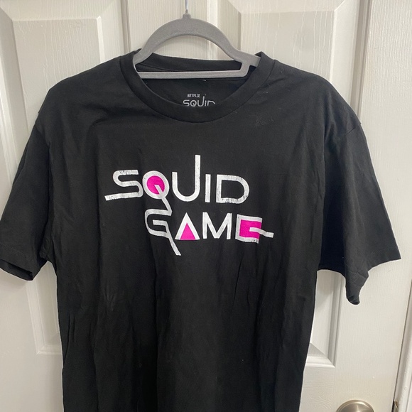 Large Netflix Squid Game Black t-shirt new without tags - Picture 1 of 3